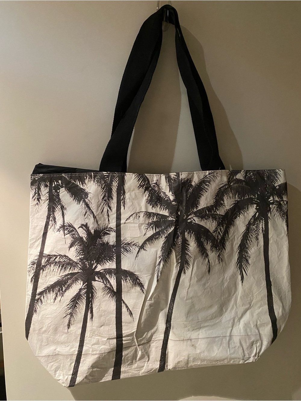 Aloha collection - Black & White Palm Print Tote Bag